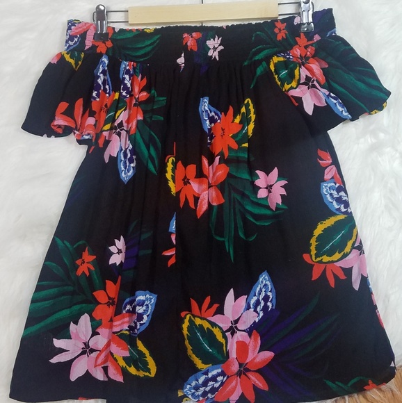 Old Navy Tops - Old Navy Tropical Floral Off The Shoulder Top